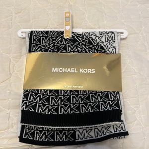 Michael Kors Reversible Scarf and Hat Gift set